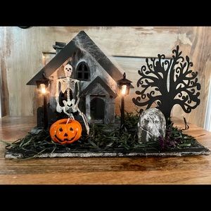 Lite Haunted House Halloween decoration
